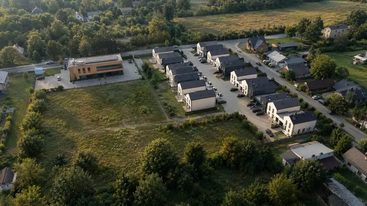 Waryńskiego 33 — układ osiedla z lotu ptaka